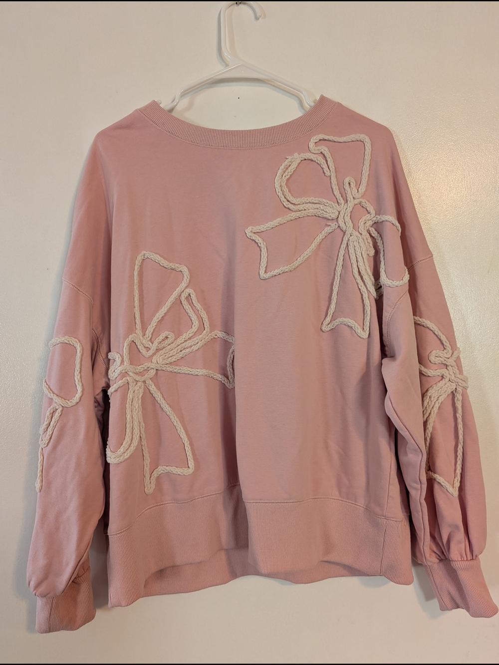 Peach Love California. Pink Bow Appliqué Sweatshirt